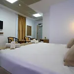 Sir Fundeni ホテル