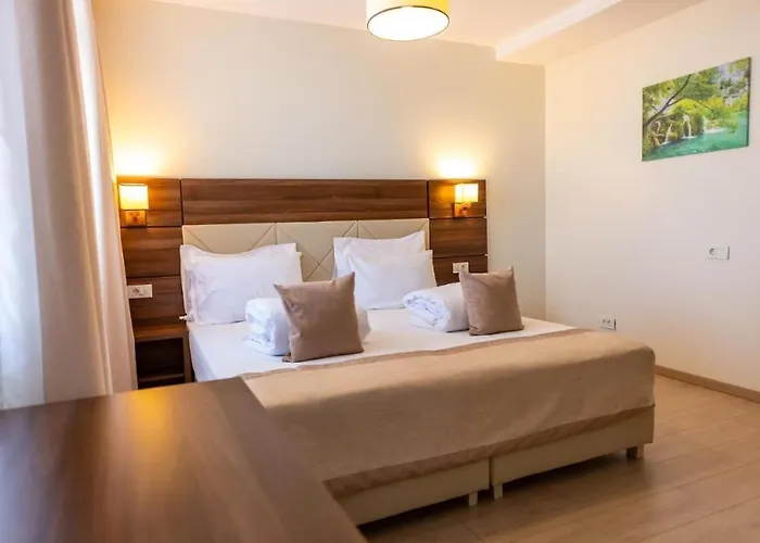 Sir Fundeni Готель 3*