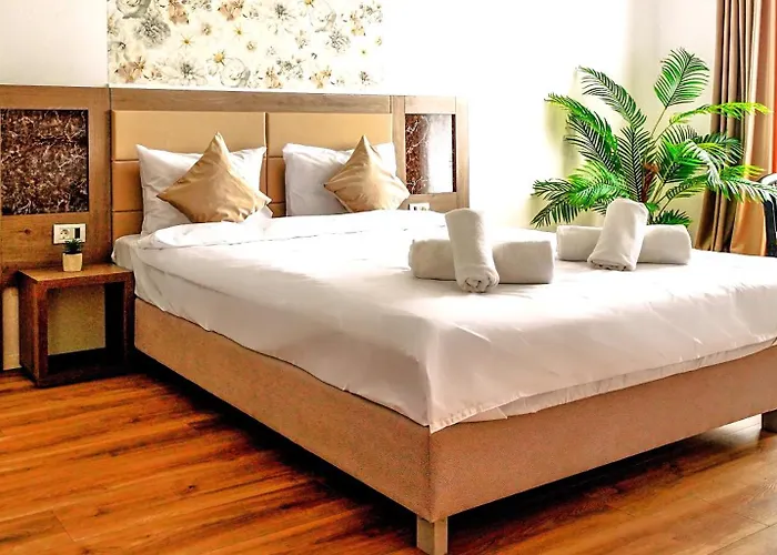 Sir Fundeni מלון