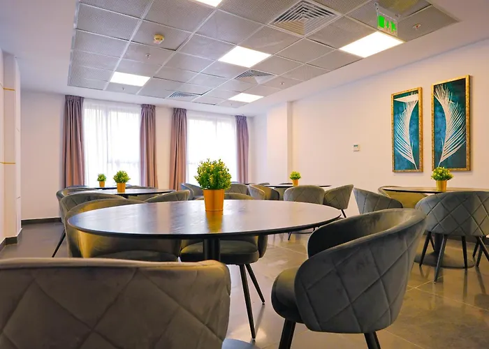 Sir Fundeni Готель 3*