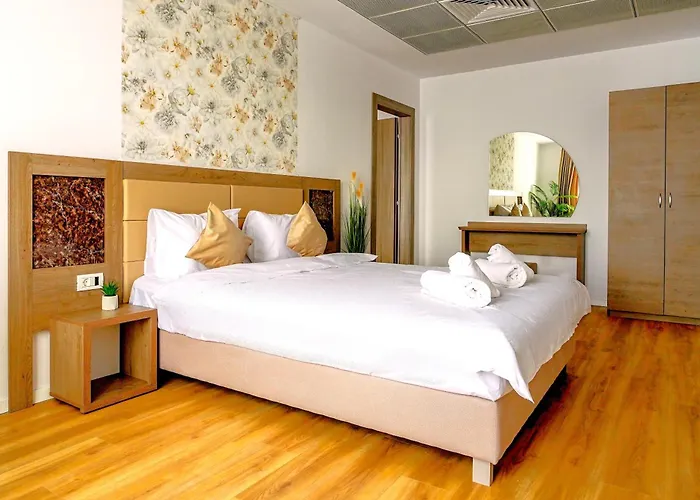 Sir Fundeni מלון