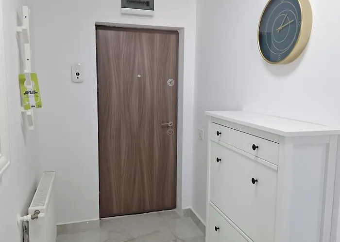 Sir Fundeni מלון 3*